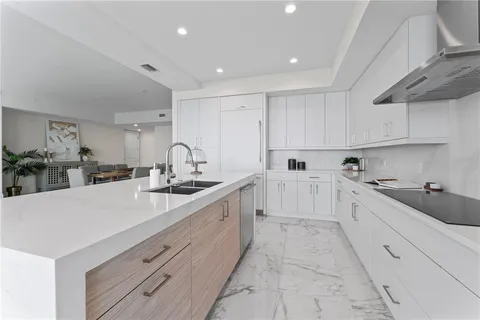 $1,999,999 | 2910 West Barcelona Street, Unit 903, Tampa, FL 33629