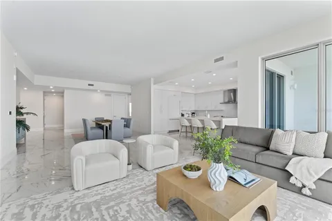 $1,999,999 | 2910 West Barcelona Street, Unit 903, Tampa, FL 33629