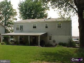 131 Spohn Road Reading, PA 19608 - Photo 2 of 4