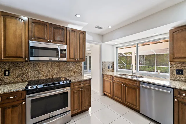 $7,800 | 18799 Rio Vista Drive, Jupiter, FL 33469