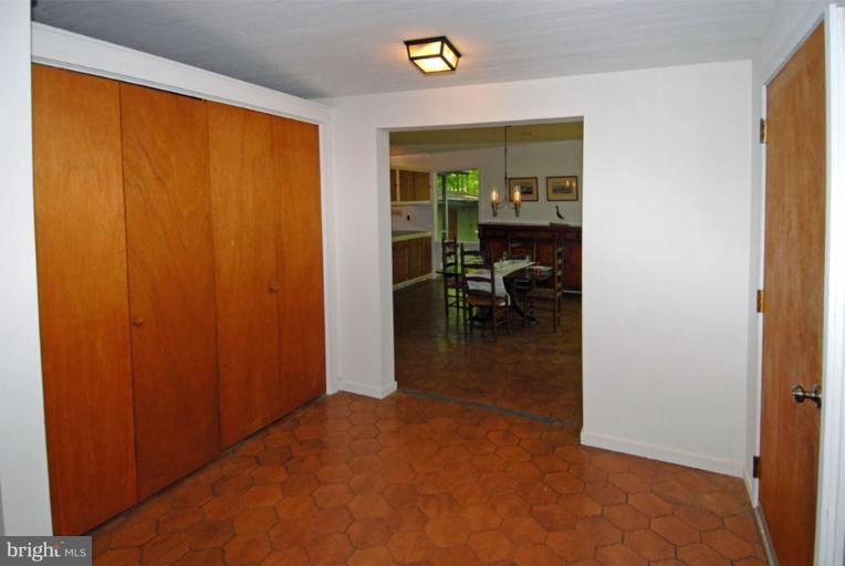 2501 Rockwood Road Accokeek, MD 20607 - Photo 6 of 19 Entrance / Foyer
