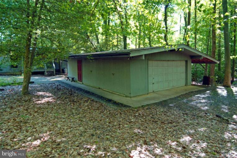 2501 Rockwood Road Accokeek, MD 20607 - Photo 7 of 19 Garage 1