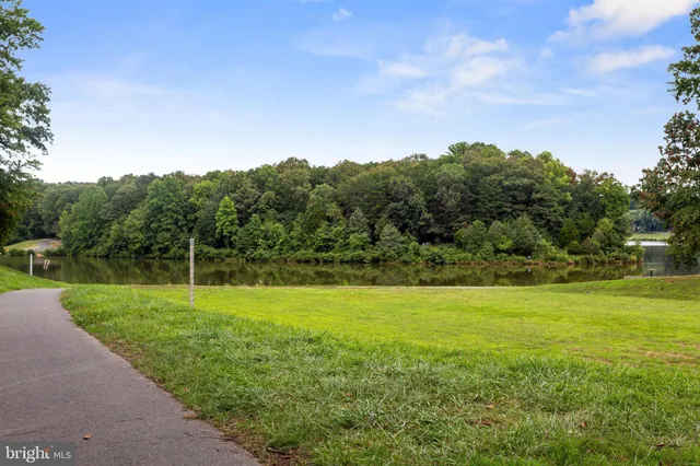 $3,050 | 9938 Wood Wren Court, Fairfax, VA 22032