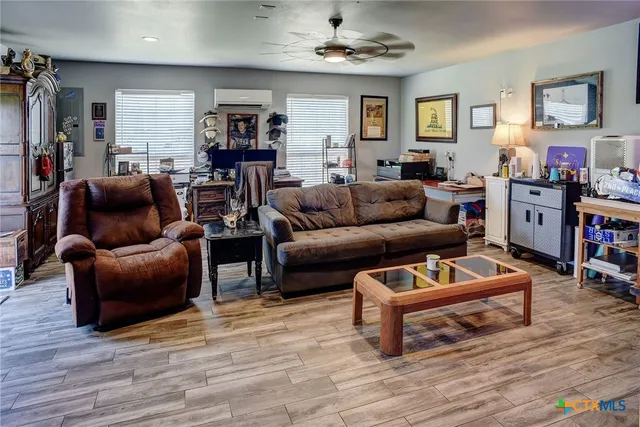 $990,000 | 1940 County Road 335, Shiner, TX 77984