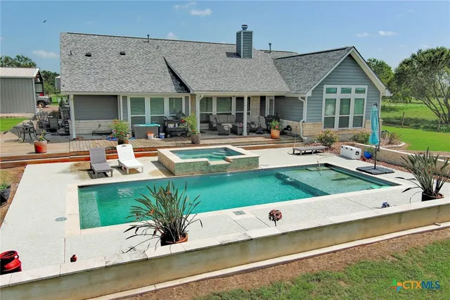 $990,000 | 1940 County Road 335, Shiner, TX 77984