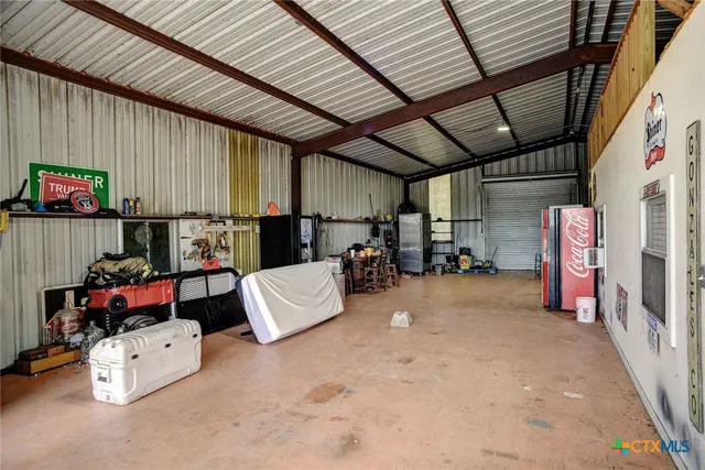 $990,000 | 1940 County Road 335, Shiner, TX 77984