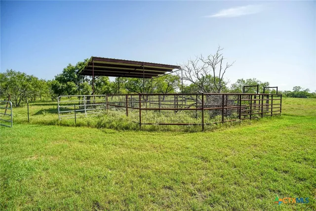 $990,000 | 1940 County Road 335, Shiner, TX 77984