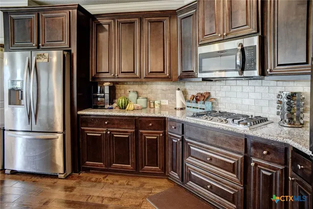 $990,000 | 1940 County Road 335, Shiner, TX 77984