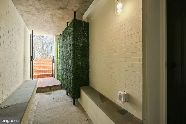 $2,100 | 1979 Biltmore Street Northwest, Unit 1, Washington, DC 20009