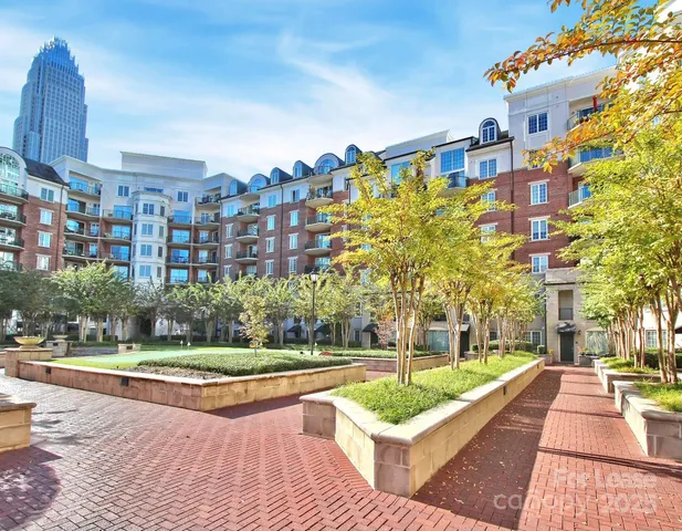 $2,300 | 300 West 5th Street, Unit 315, Charlotte, NC 28202