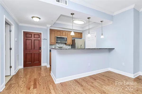 $2,300 | 300 West 5th Street, Unit 315, Charlotte, NC 28202