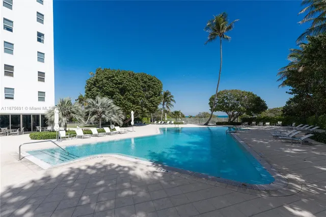$989,000 | 200 Ocean Ln Drive, Unit 703, Key Biscayne, FL 33149