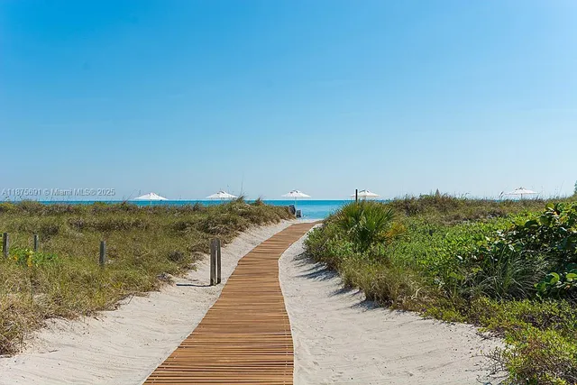 $989,000 | 200 Ocean Ln Drive, Unit 703, Key Biscayne, FL 33149