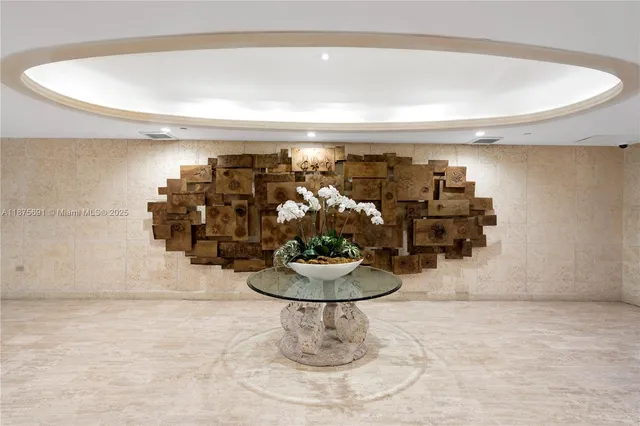 $989,000 | 200 Ocean Ln Drive, Unit 703, Key Biscayne, FL 33149