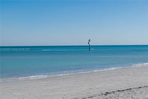 $989,000 | 200 Ocean Ln Drive, Unit 703, Key Biscayne, FL 33149