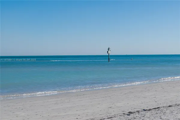 $989,000 | 200 Ocean Ln Drive, Unit 703, Key Biscayne, FL 33149