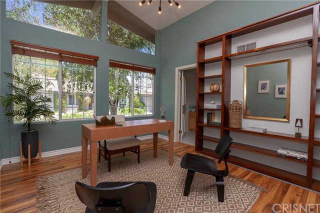 17040 Countess Place Encino, CA 91436 - Photo 14 of 18