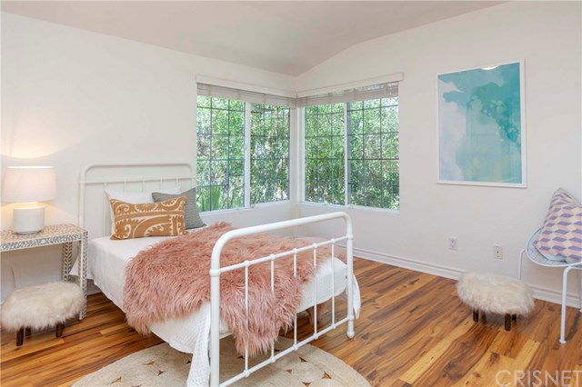 17040 Countess Place Encino, CA 91436 - Photo 15 of 18