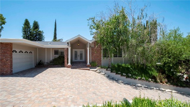 17040 Countess Place Encino, CA 91436 - Photo 3 of 18