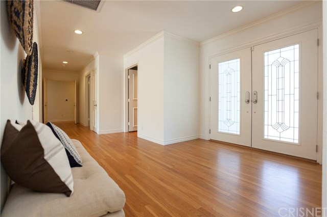 17040 Countess Place Encino, CA 91436 - Photo 4 of 18