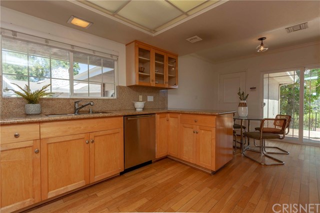 17040 Countess Place Encino, CA 91436 - Photo 10 of 18