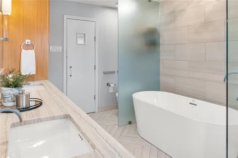 $674,500 | 1 Country Lake Drive, Carrollton, TX 75006