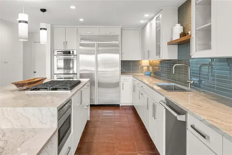 $674,500 | 1 Country Lake Drive, Carrollton, TX 75006