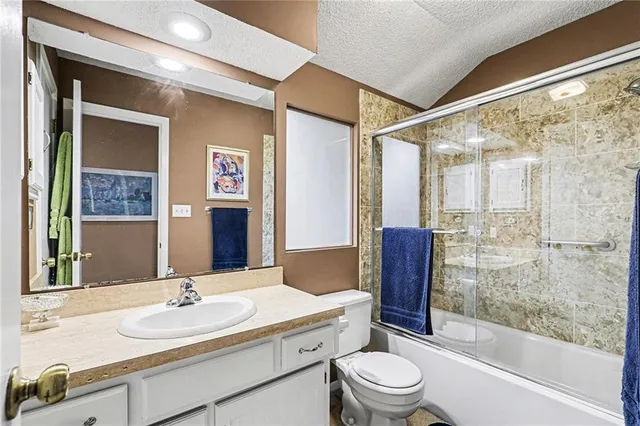 $190,000 | 12213 Holmes Lane, Kansas City, MO 64146