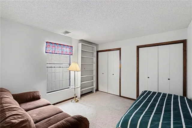 $190,000 | 12213 Holmes Lane, Kansas City, MO 64146