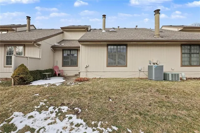 $190,000 | 12213 Holmes Lane, Kansas City, MO 64146