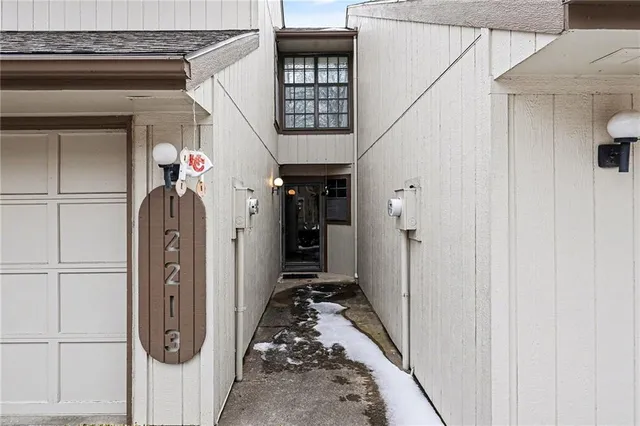 $190,000 | 12213 Holmes Lane, Kansas City, MO 64146