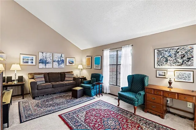 $190,000 | 12213 Holmes Lane, Kansas City, MO 64146