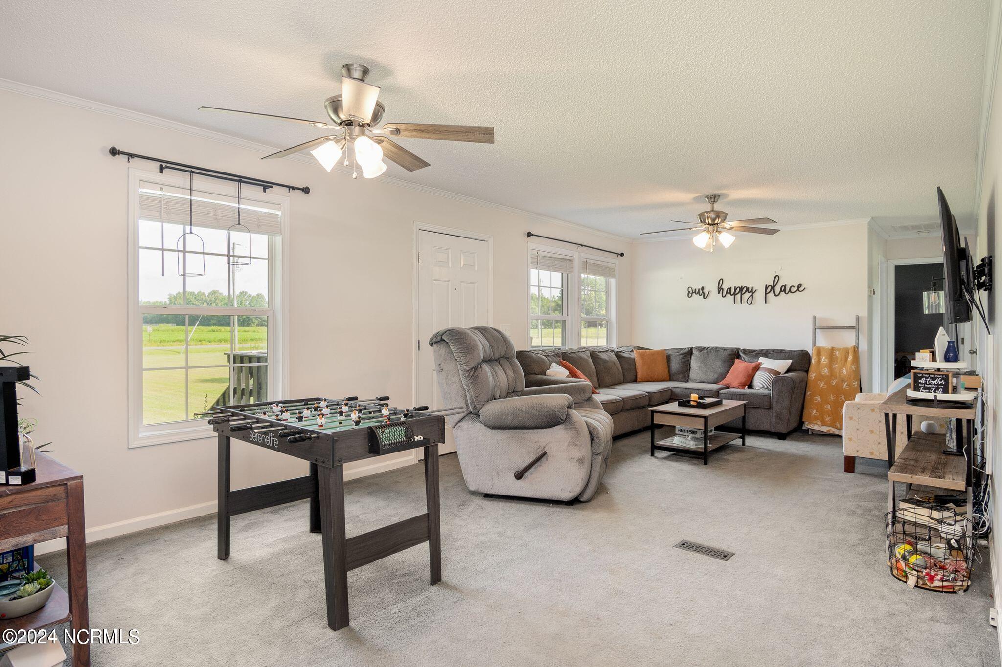 1910 Osbourne Road Williamston, NC 27892 - Photo 2 of 60 Living Room