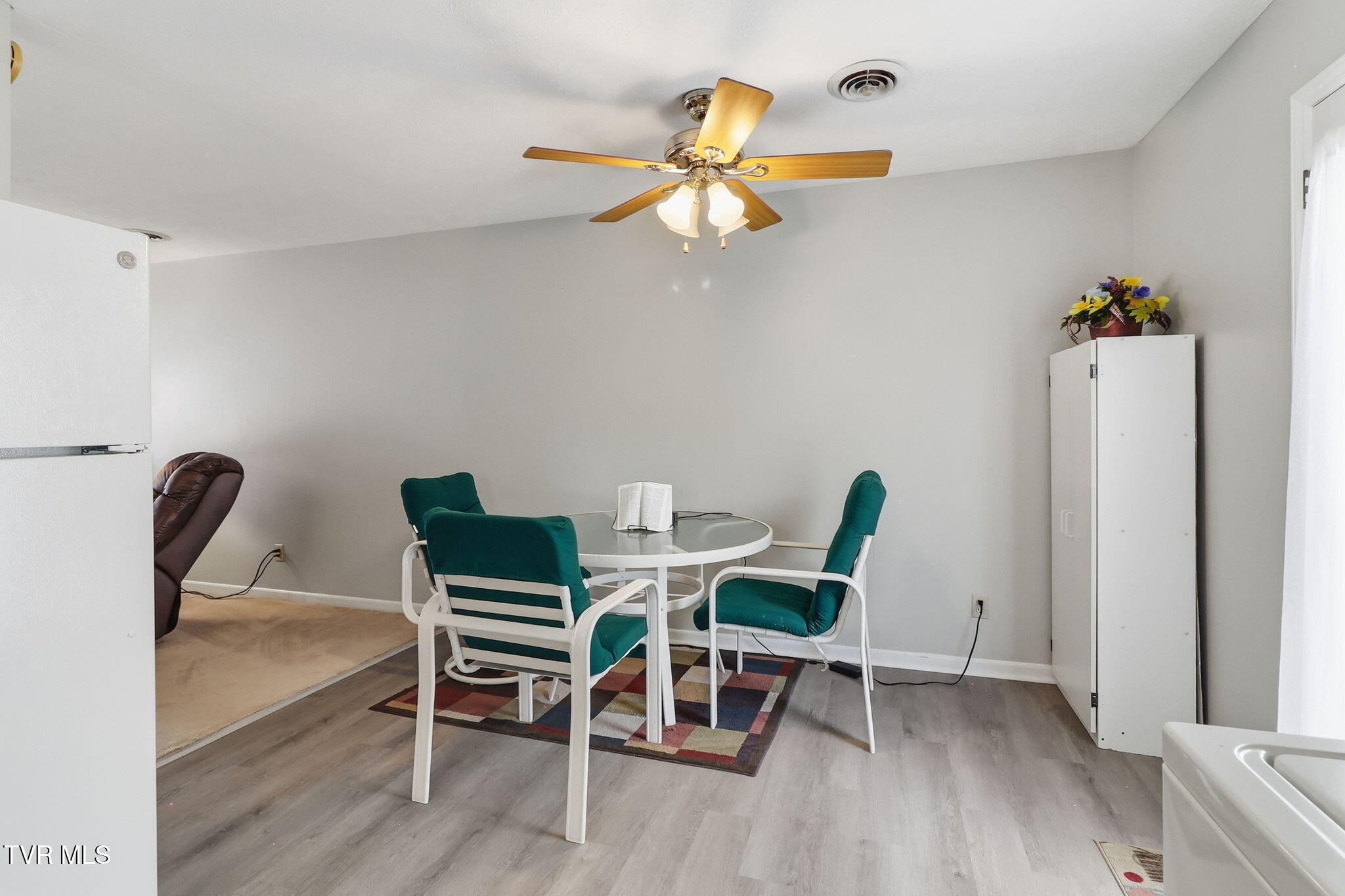 3539 Netherland Inn Road, Unit 9 Kingsport, TN 37660 - Photo 8 of 20 8-web-or-mls-DZ3A5021