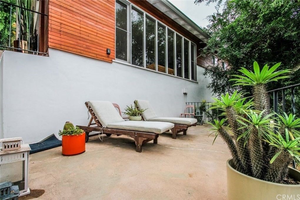 1546 Marion Drive Glendale, CA 91205 - Photo 2 of 22