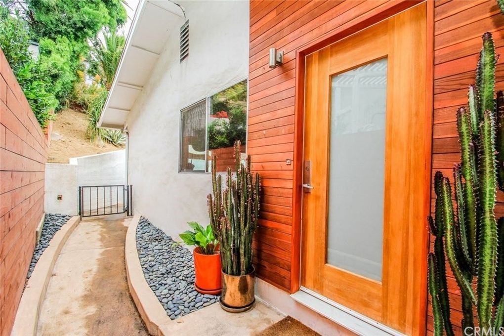 1546 Marion Drive Glendale, CA 91205 - Photo 5 of 22