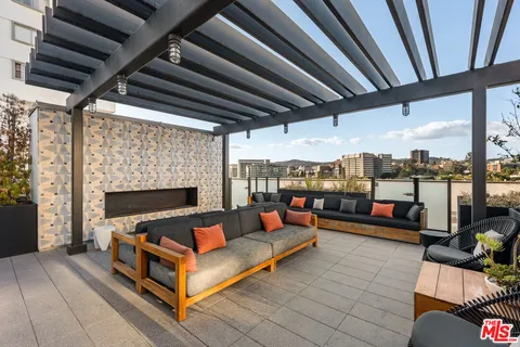 $1,480,000 | 10777 Wilshire Boulevard, Unit 201, Los Angeles, CA 90024
