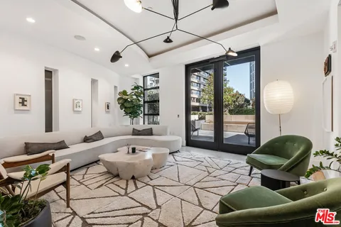 $1,480,000 | 10777 Wilshire Boulevard, Unit 201, Los Angeles, CA 90024