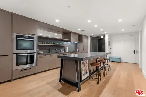 $1,480,000 | 10777 Wilshire Boulevard, Unit 201, Los Angeles, CA 90024