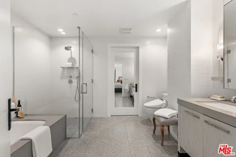$1,480,000 | 10777 Wilshire Boulevard, Unit 201, Los Angeles, CA 90024