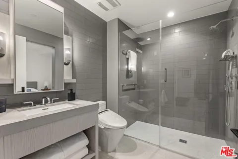 $1,480,000 | 10777 Wilshire Boulevard, Unit 201, Los Angeles, CA 90024