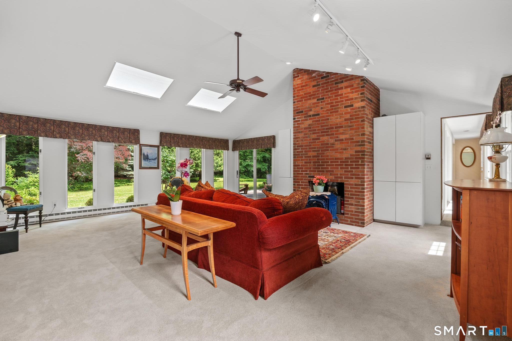 74 Blue Ridge Drive Simsbury, CT 06070 - Photo 4 of 36
