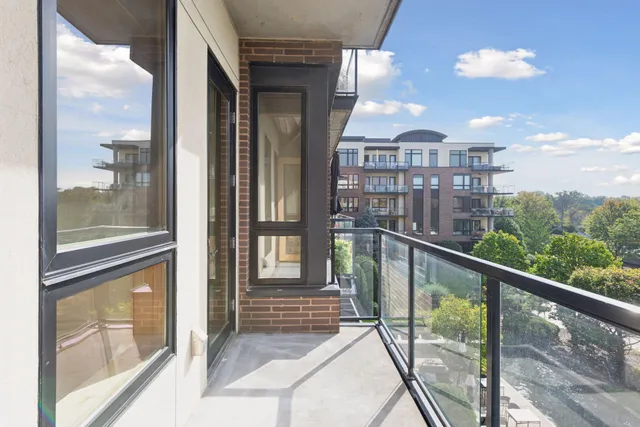 $473,000 | 4201 Sunset Drive, Unit N308, Spring Park, MN 55384