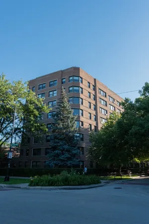 $139,900 | 4880 North Marine Drive, Unit 304, Chicago, IL 60640