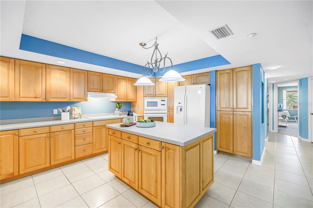 16326 Gulf Boulevard, Unit 308 Redington Beach, FL 33708 - Photo 7 of 57