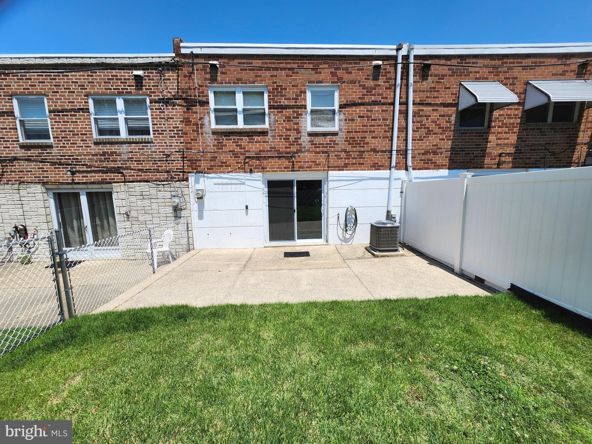 11927 Covert Road Philadelphia, PA 19154 - Photo 13 of 22 Rear
