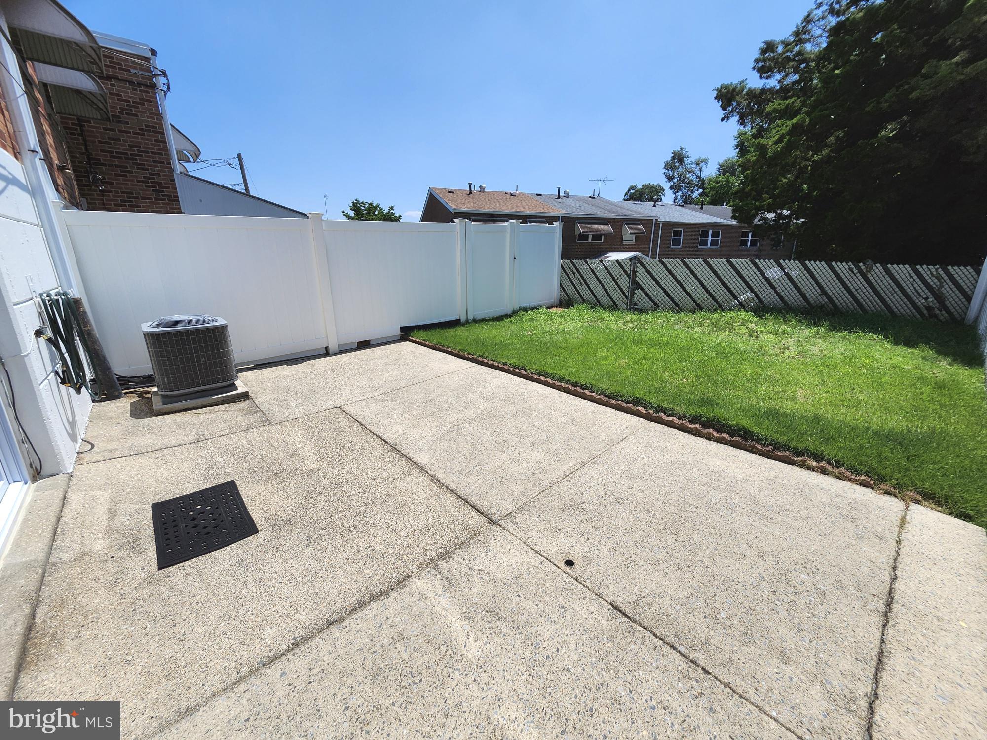 11927 Covert Road Philadelphia, PA 19154 - Photo 14 of 22 Rear