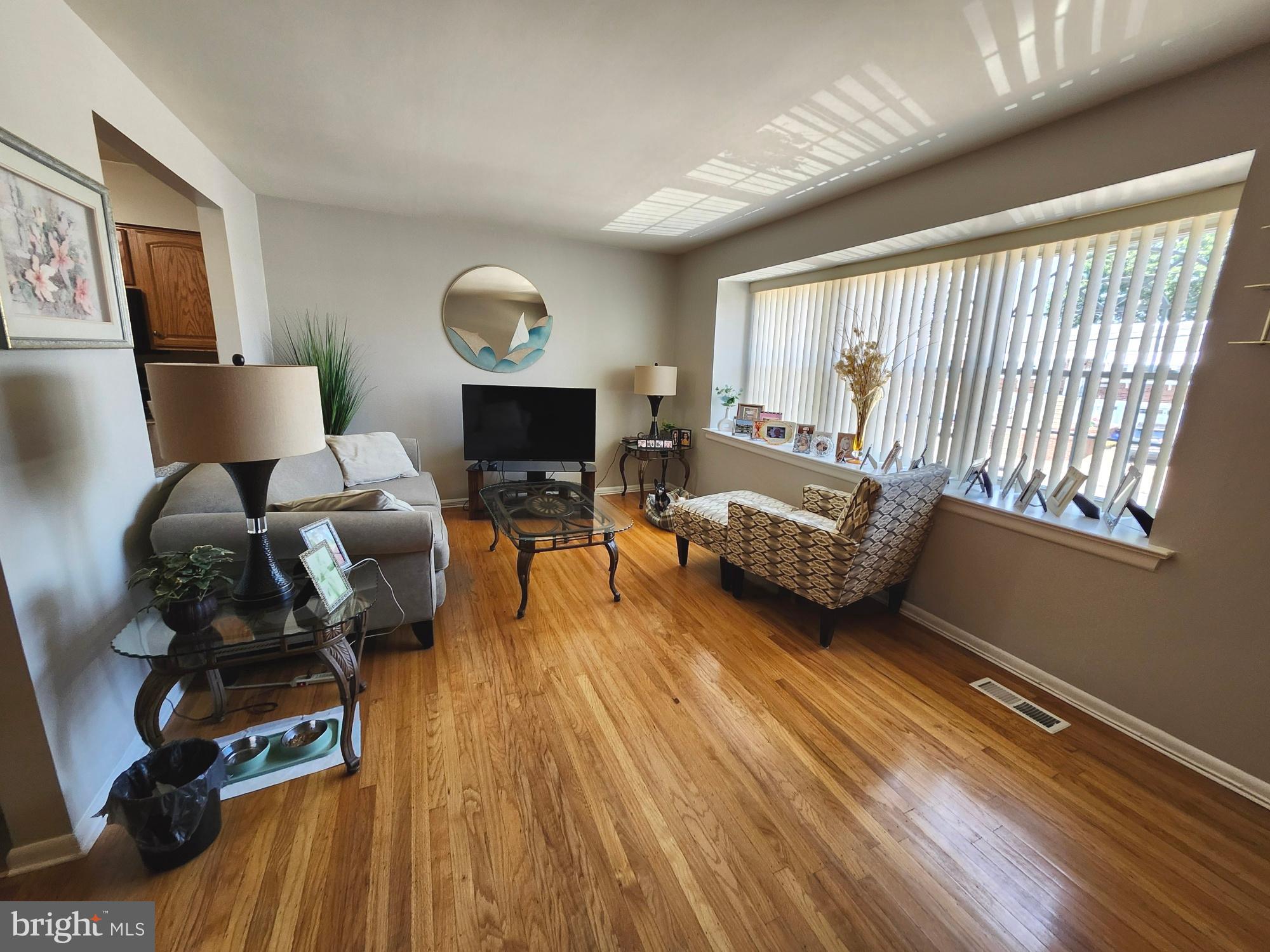 11927 Covert Road Philadelphia, PA 19154 - Photo 8 of 22 Gallery Image 8