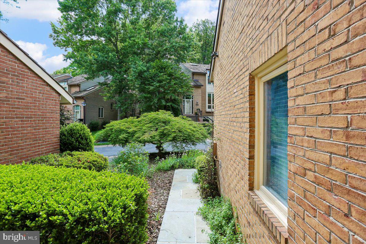 6113 Goldtree Way Bethesda, MD 20817 - Photo 5 of 75