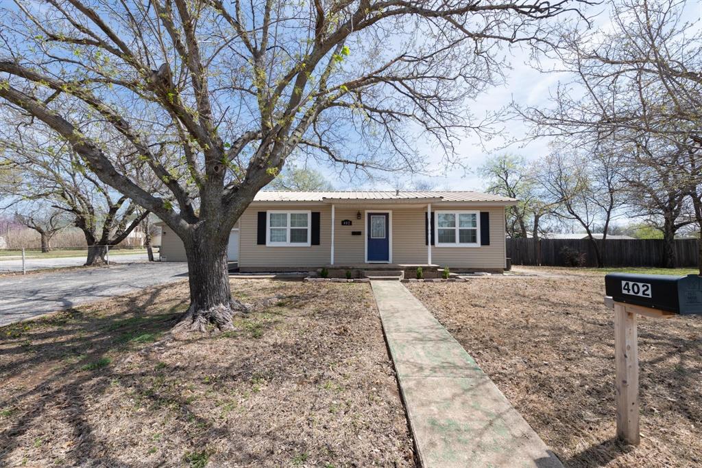 402 South Red River Street Henrietta, TX 76365 - Photo 1 of 1